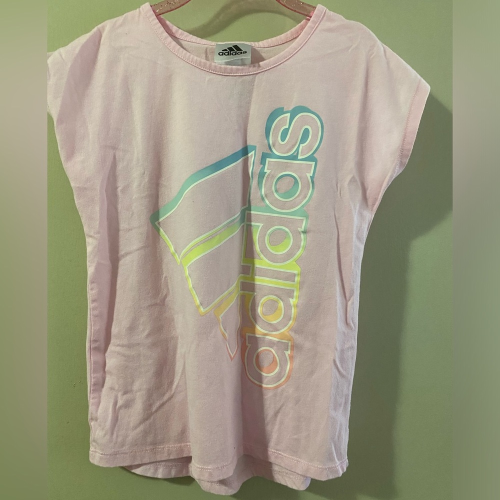 Girl’s tee. Pink. Adidas.